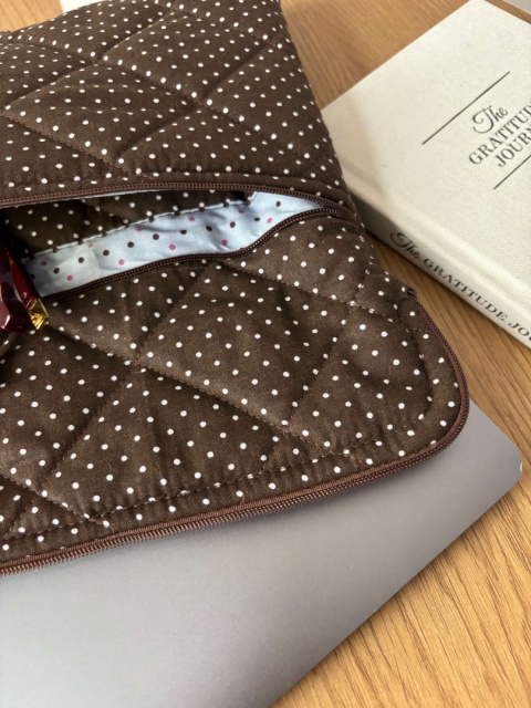 Etui na laptopa bawełniane BROWN DOTS