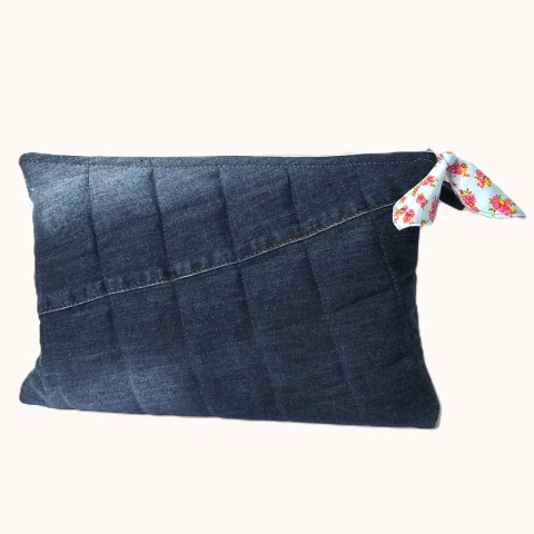 Etui na tablet UPCYCLED JEANS Słodka łączka